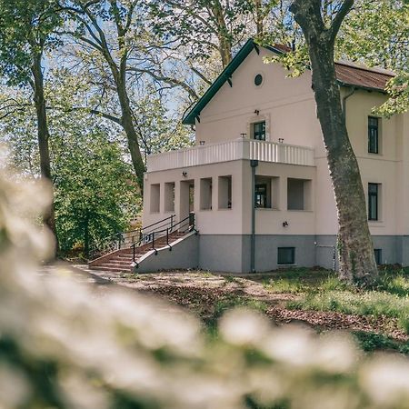 Bringa Villa Balatonlelle Exterior photo
